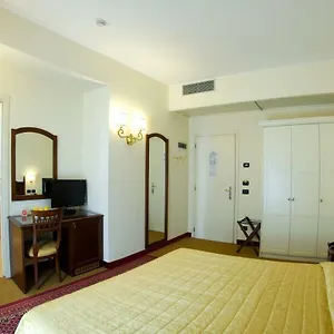 **** Hotel Fiorita Italia